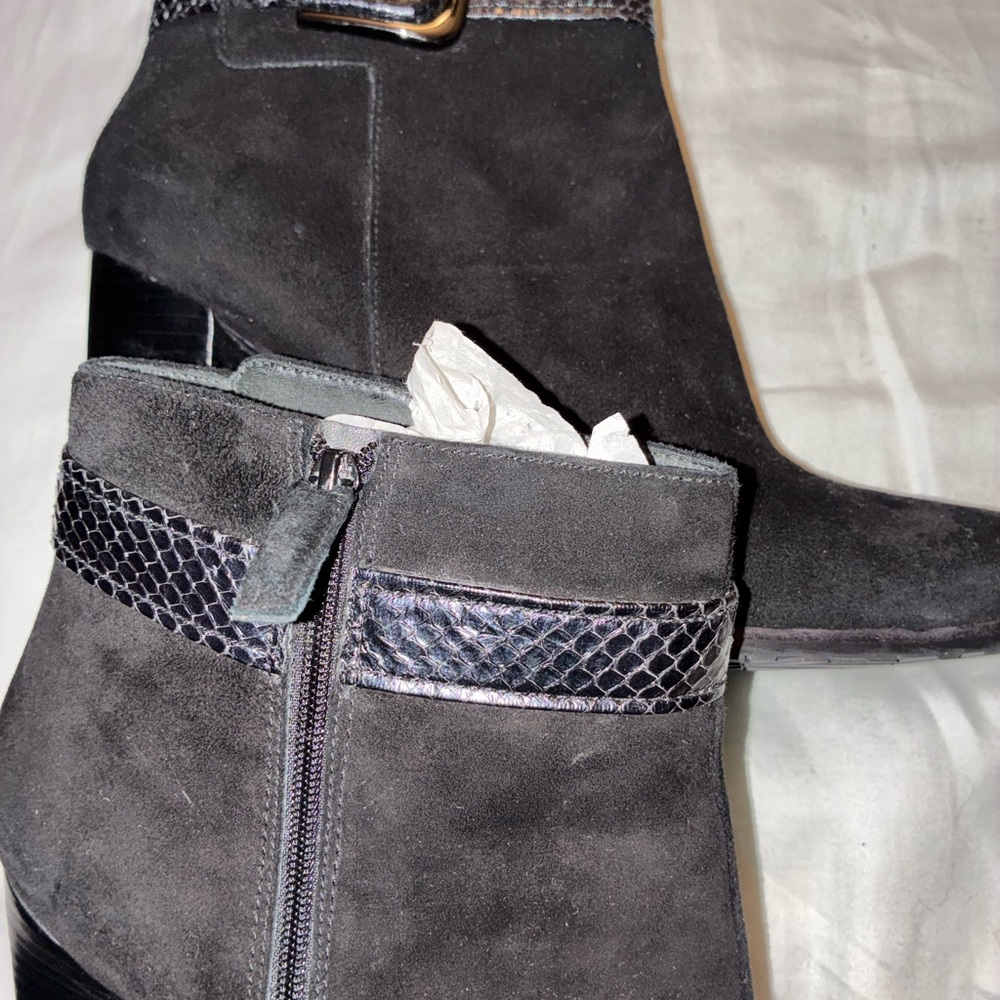 Via Spiga 8 Black Suede Leather Square Toe Ankle Booties Boots New US Size 10 - Picture 12 of 13